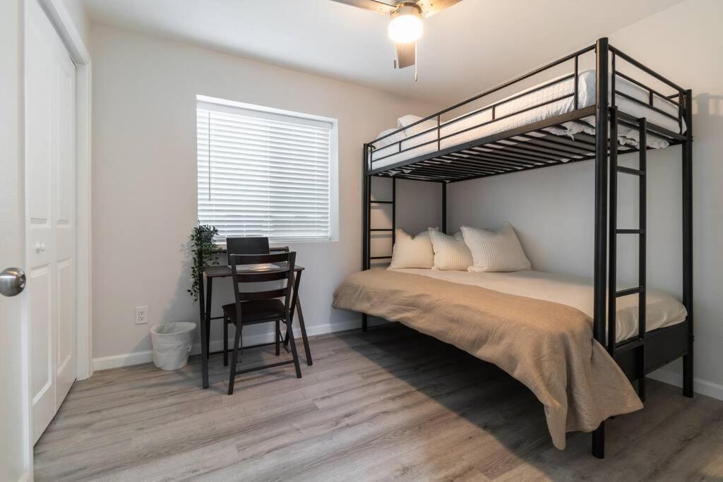 Urban Oasis: Escape Hébergement de vacances San Diego